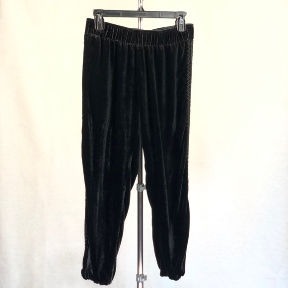 Johnny Was Pants - Johnny Was Black Velvet Joggers w/embroidery Petite XS